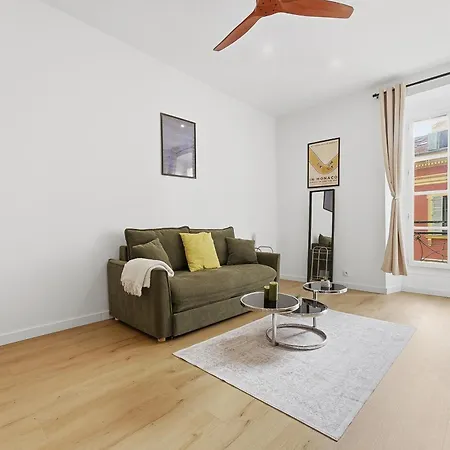 Magnifique 2 Pieces Place Massena Apartment